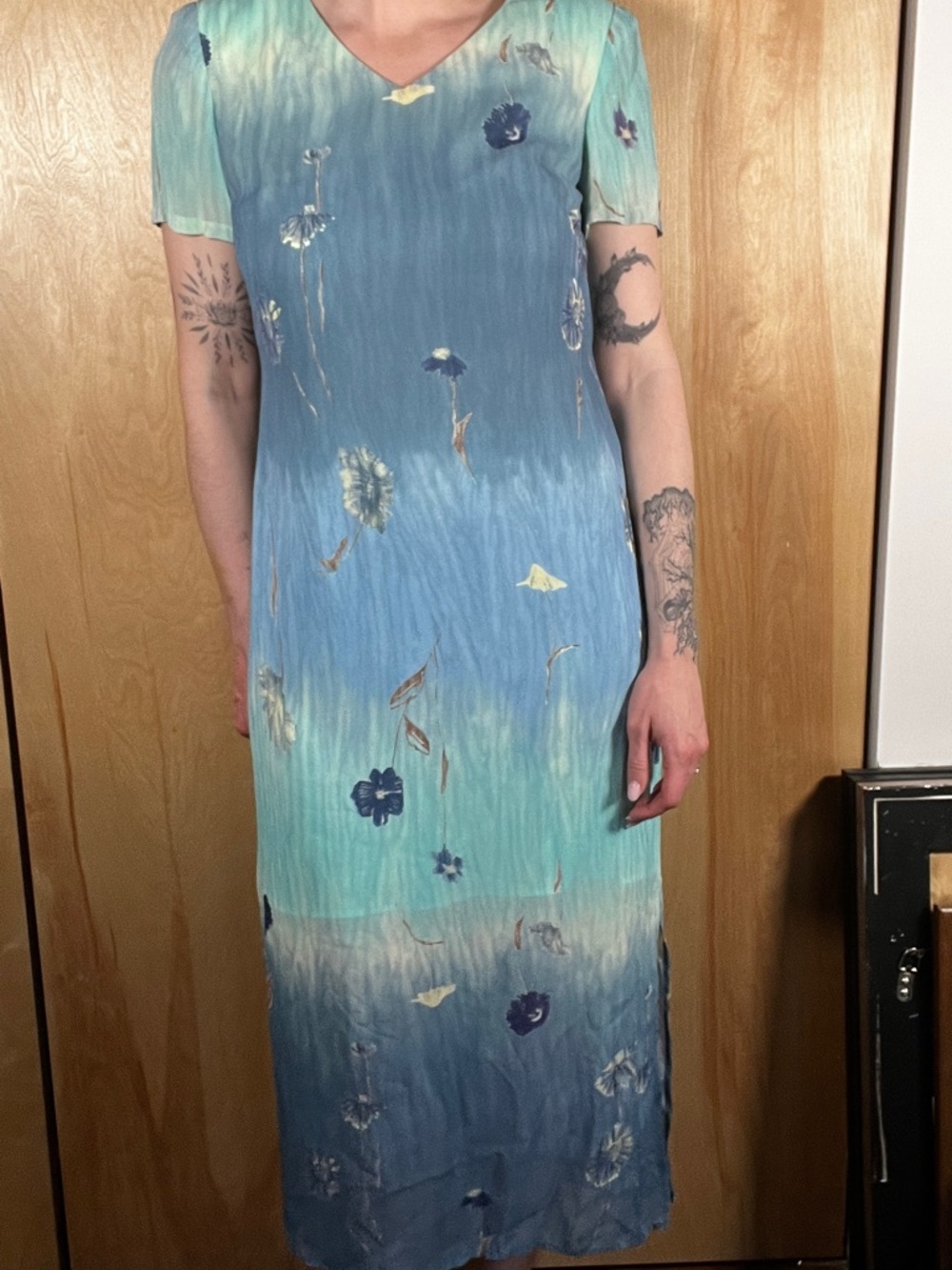 Donna Ricco Blue and Aqua Ombre Floral Maxi Dress